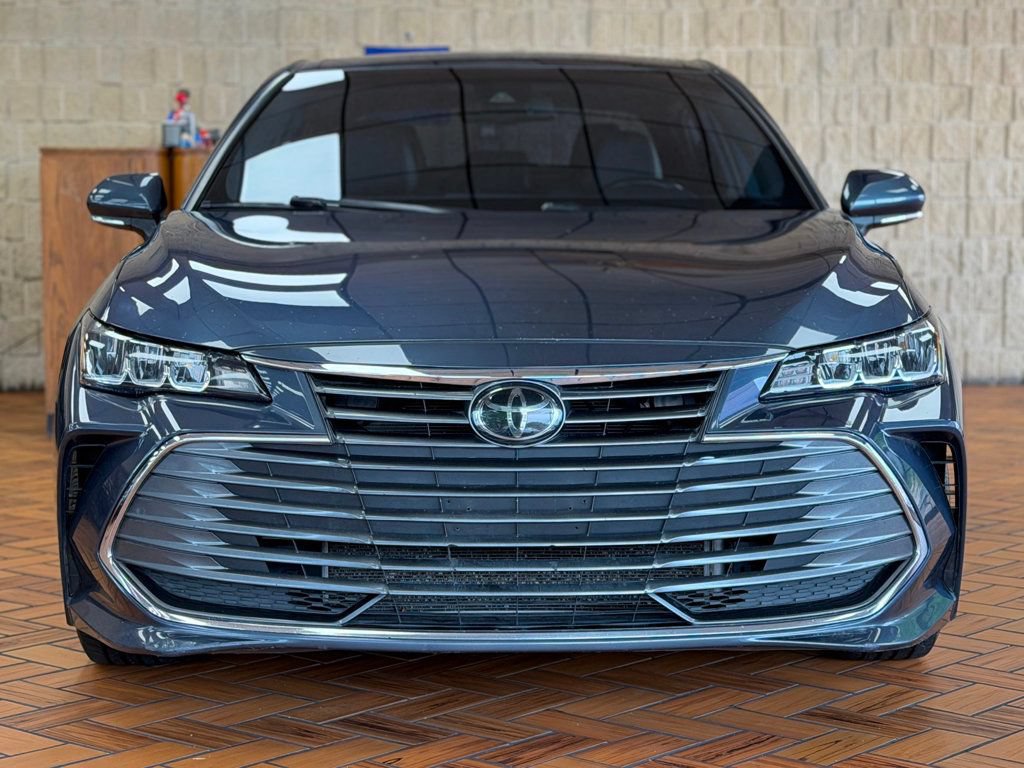 Used 2021 Toyota Avalon XLE FWD image 3