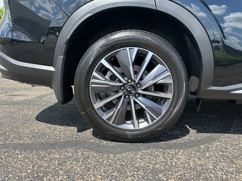 Certified 2026 INFINITI QX60 Luxe w/ Cargo Package AWD/4WD image 9