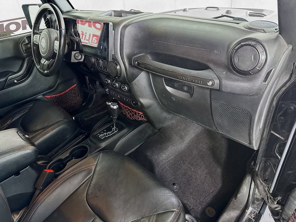 Used 2017 Jeep Wrangler Unlimited Rubicon AWD/4WD image 25