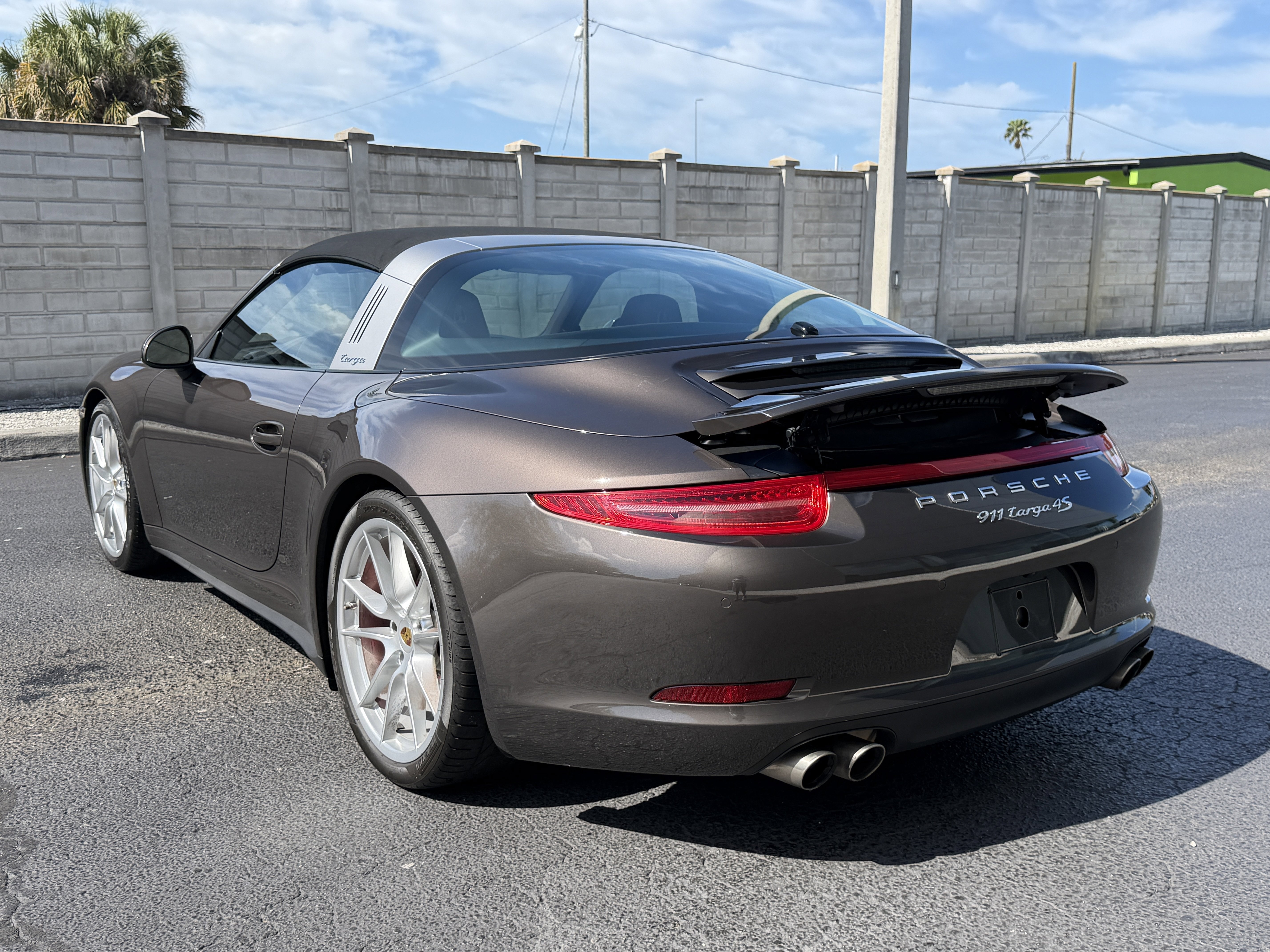 Certified 2015 Porsche 911 Targa 4S image 3
