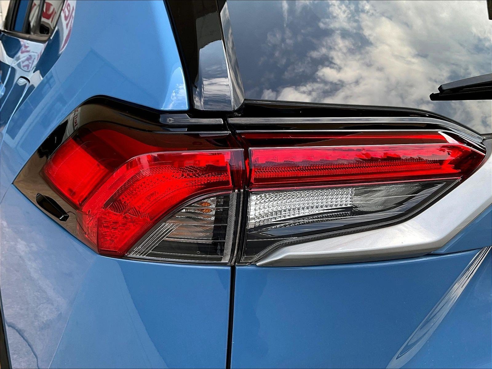 Used 2022 Toyota RAV4 XSE w/ XSE Grade Weather Package AWD/4WD image 23