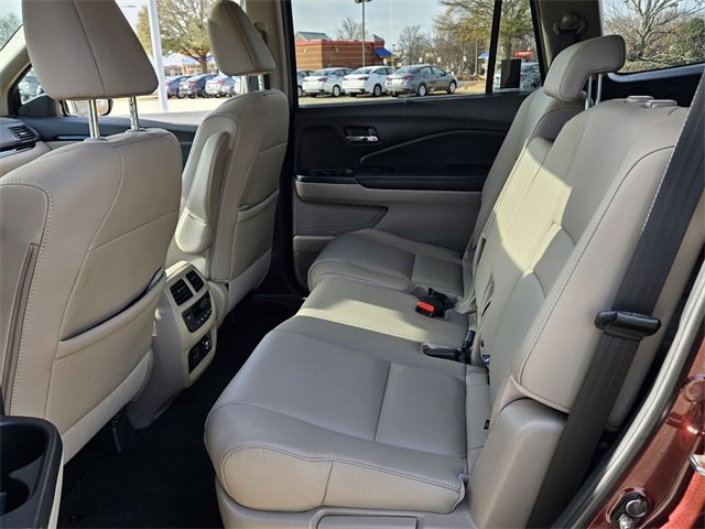 Used 2019 Honda Pilot Touring image 6