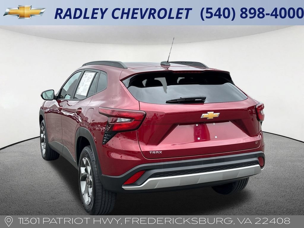 Used 2025 Chevrolet Trax LT FWD image 23