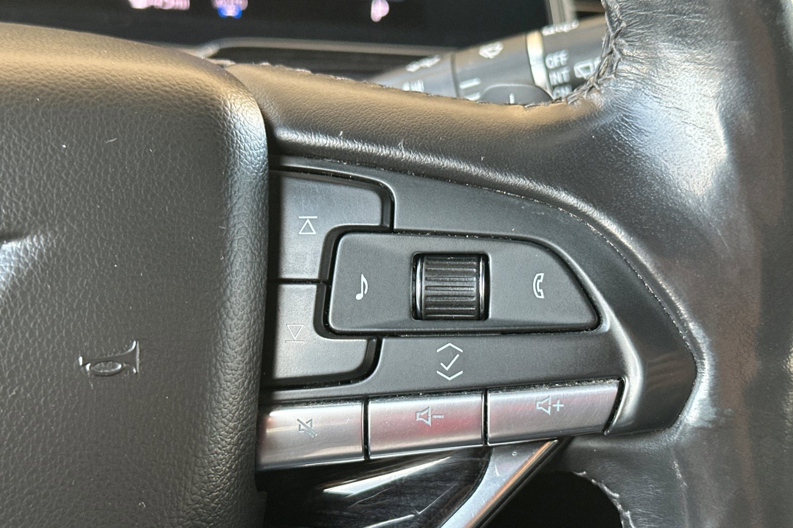 Certified 2022 Cadillac Escalade Sport w/ LPO, ONYX Package image 34