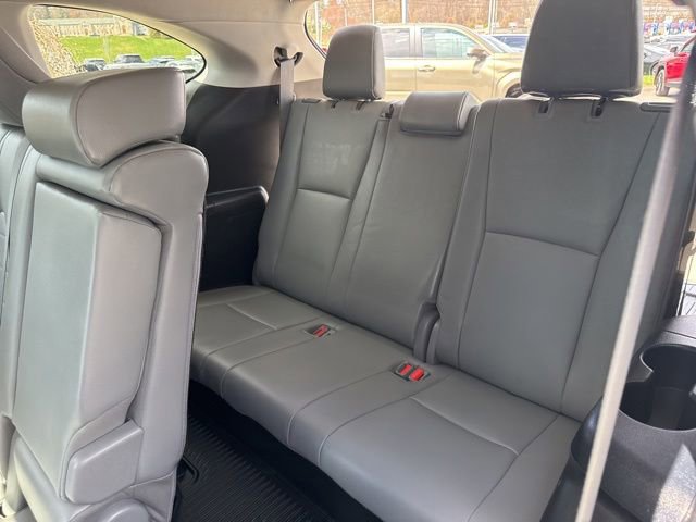 Used 2022 Toyota Highlander XLE AWD/4WD image 31