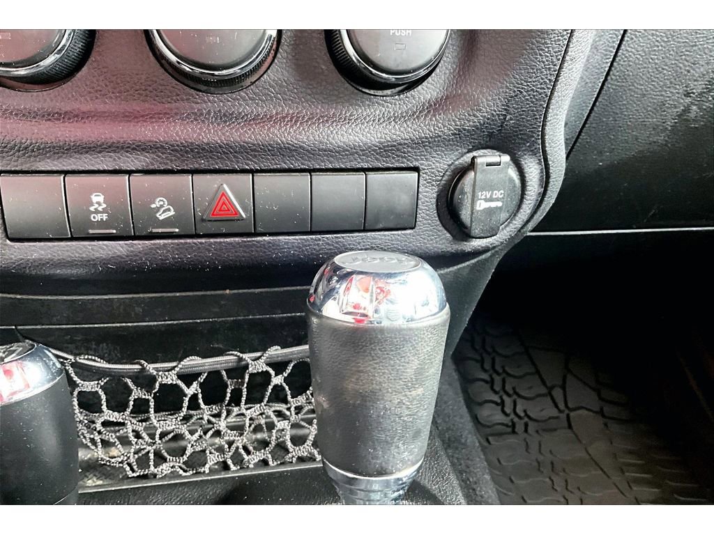 Used 2015 Jeep Wrangler Sport image 27