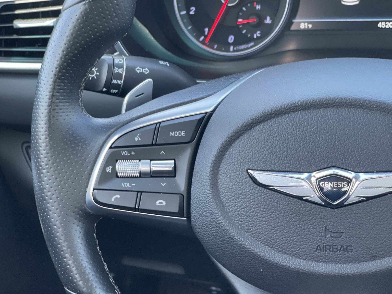 Used 2019 Genesis G70 2.0T Advanced RWD image 9