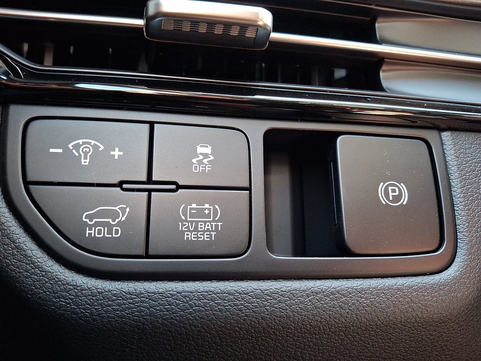 New 2026 Kia Sportage EX AWD/4WD image 17
