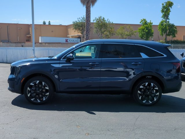 Used 2025 Kia Sorento EX w/ Panoramic Sunroof Package AWD/4WD image 6