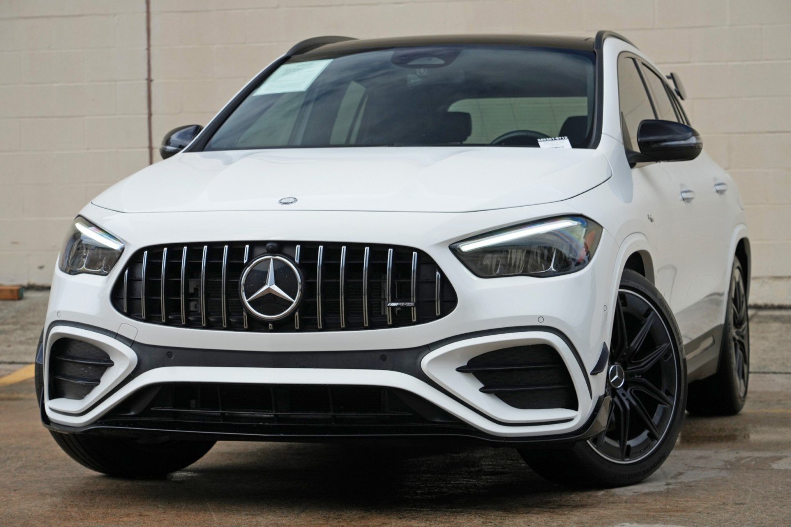 Used 2025 Mercedes-Benz GLA 35 AMG 4MATIC w/ AMG Aerodynamics Package image 3