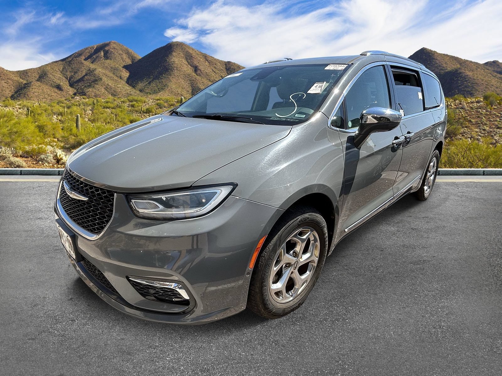 Used 2021 Chrysler Pacifica Limited w/ Premium & Safety Sphere Group AWD/4WD image 2
