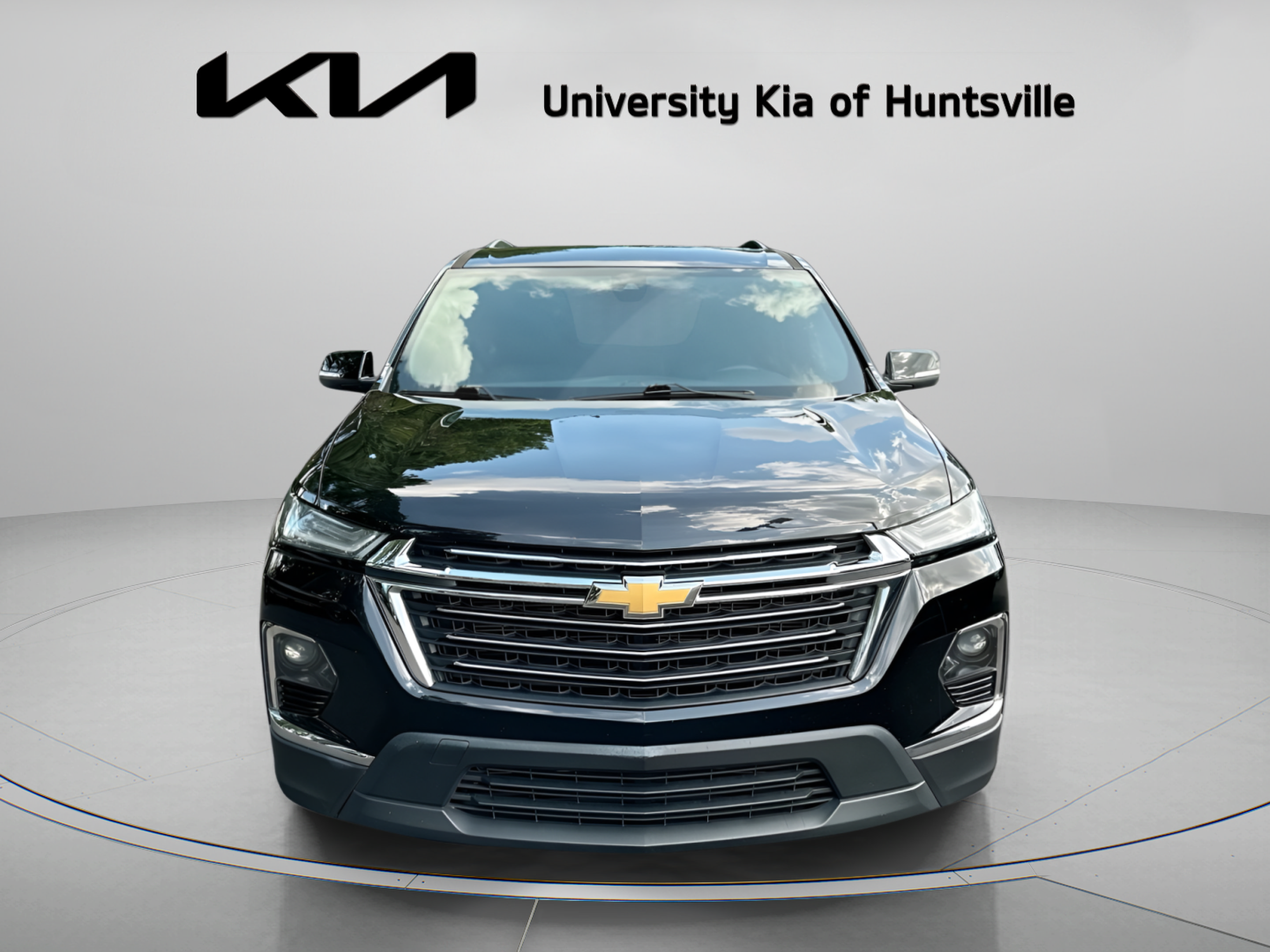 Used 2022 Chevrolet Traverse LT FWD image 3