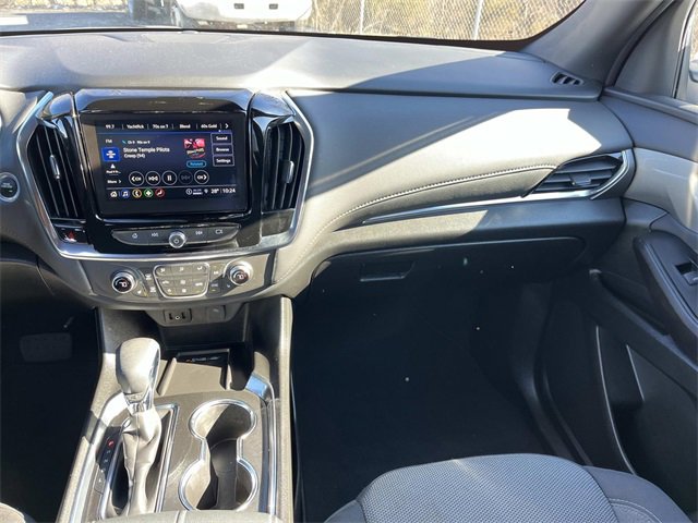 Used 2024 Chevrolet Traverse LT image 11