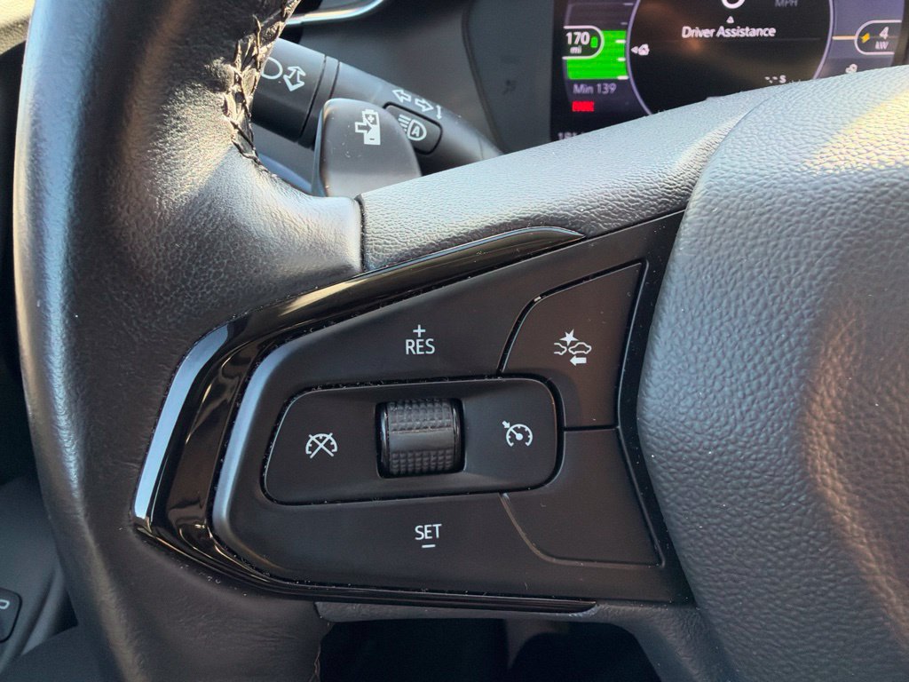 Used 2023 Chevrolet Bolt EUV LT w/ Comfort Package FWD image 17
