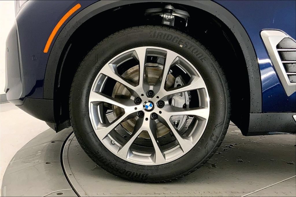 New 2026 BMW X5 xDrive40i w/ Climate Comfort Package AWD/4WD image 9