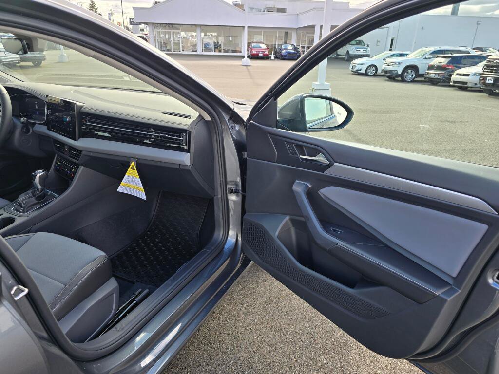 New 2026 Volkswagen Jetta SE FWD image 41