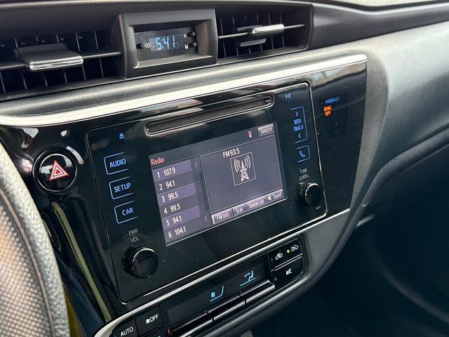Used 2019 Toyota Corolla LE image 23