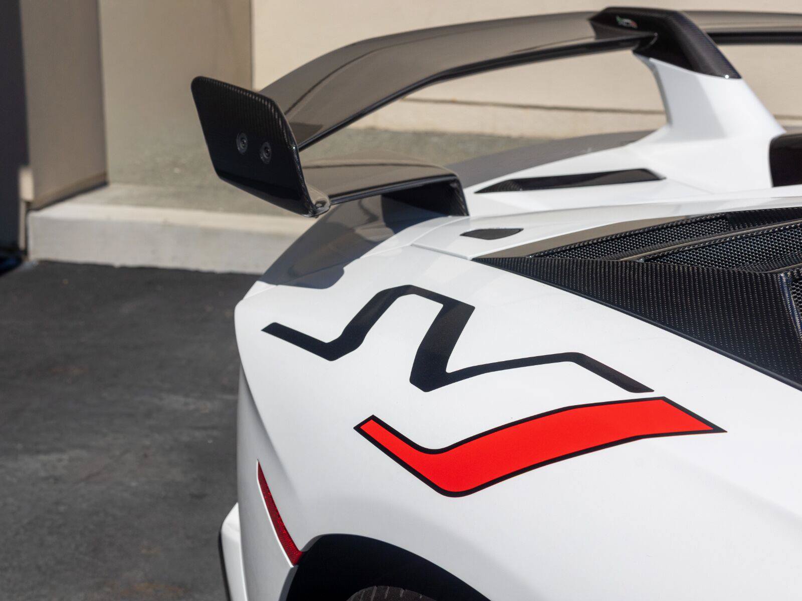 Used 2020 Lamborghini Aventador SVJ AWD/4WD image 48