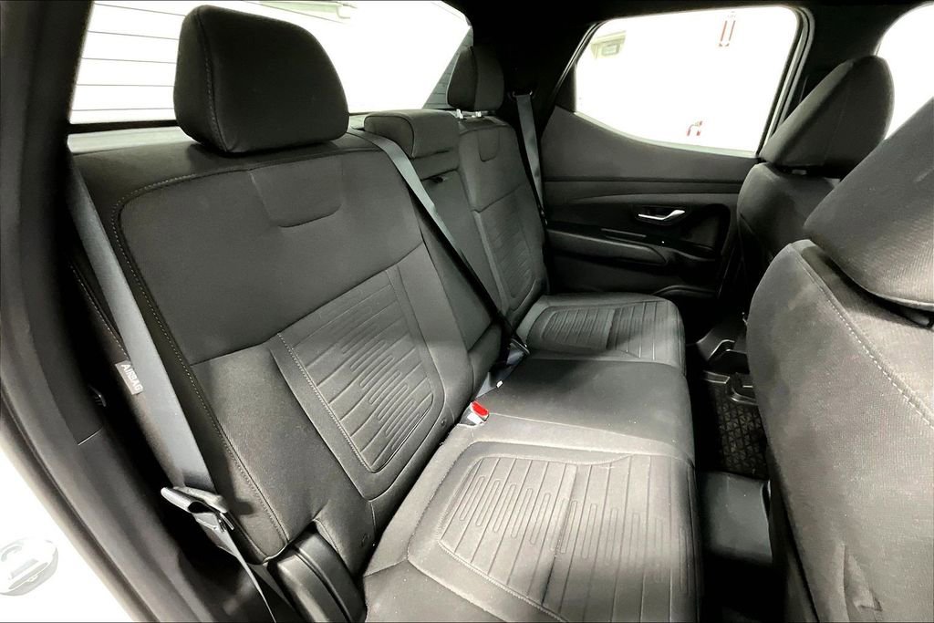 Used 2025 Hyundai Santa Cruz SE image 34