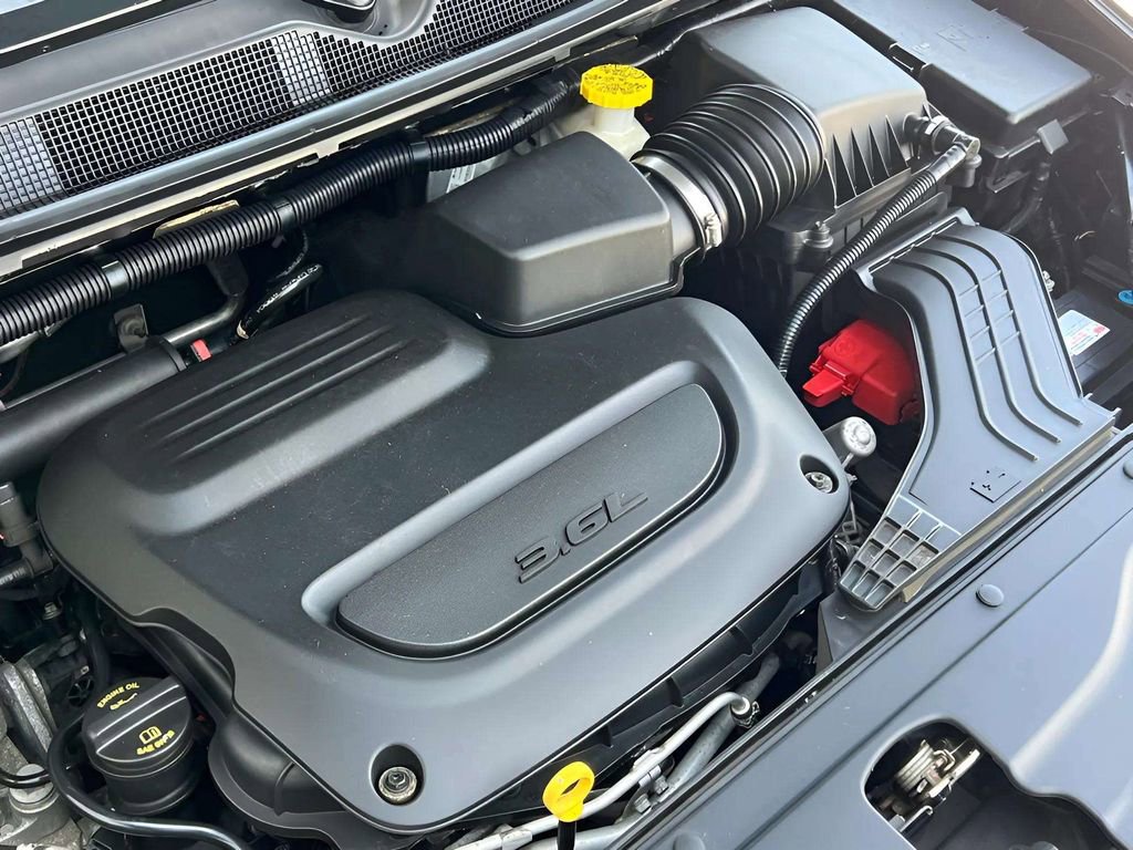 Used 2019 Chrysler Pacifica Touring-L FWD image 28