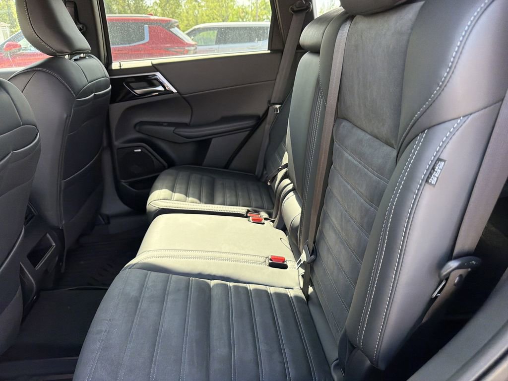 New 2026 Mitsubishi Outlander LE AWD/4WD image 13