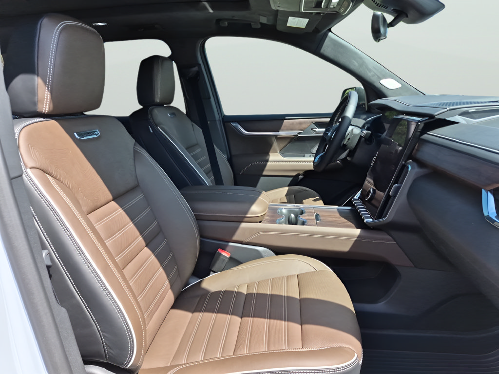 New 2027 GMC Acadia Denali Ultimate w/ LPO, Floor Liner Package AWD/4WD image 37