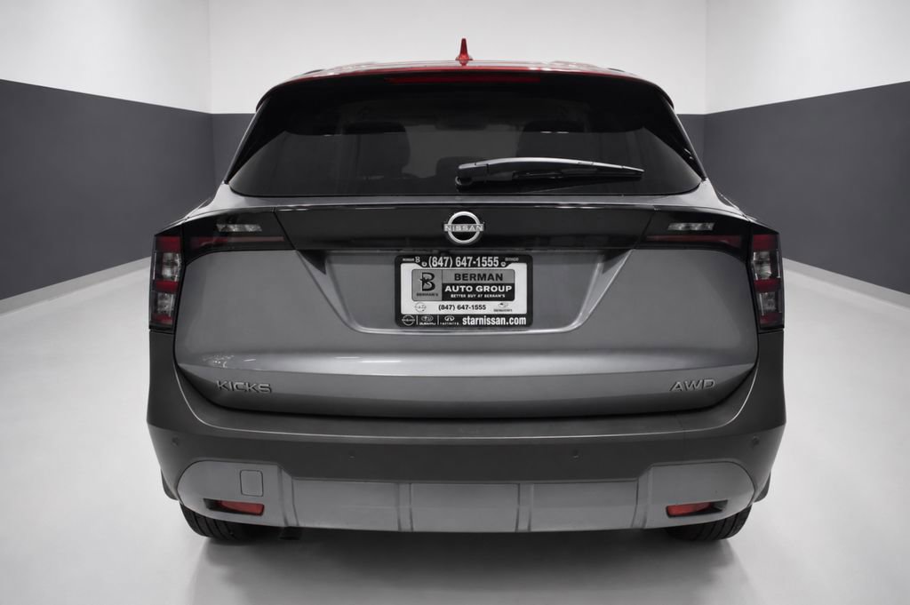 Certified 2025 Nissan Kicks SV AWD/4WD image 9