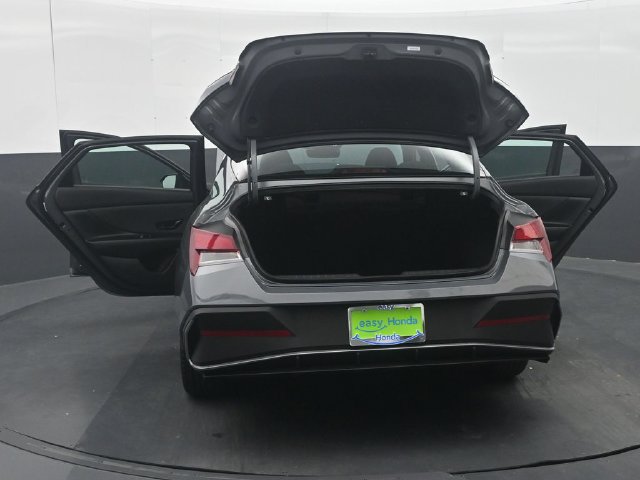 Used 2026 Hyundai Elantra Sport FWD image 45