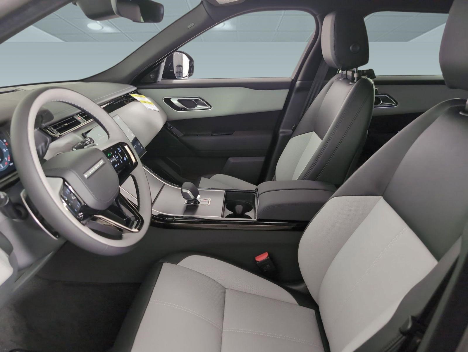 Certified 2026 Land Rover Range Rover Velar Dynamic SE image 4