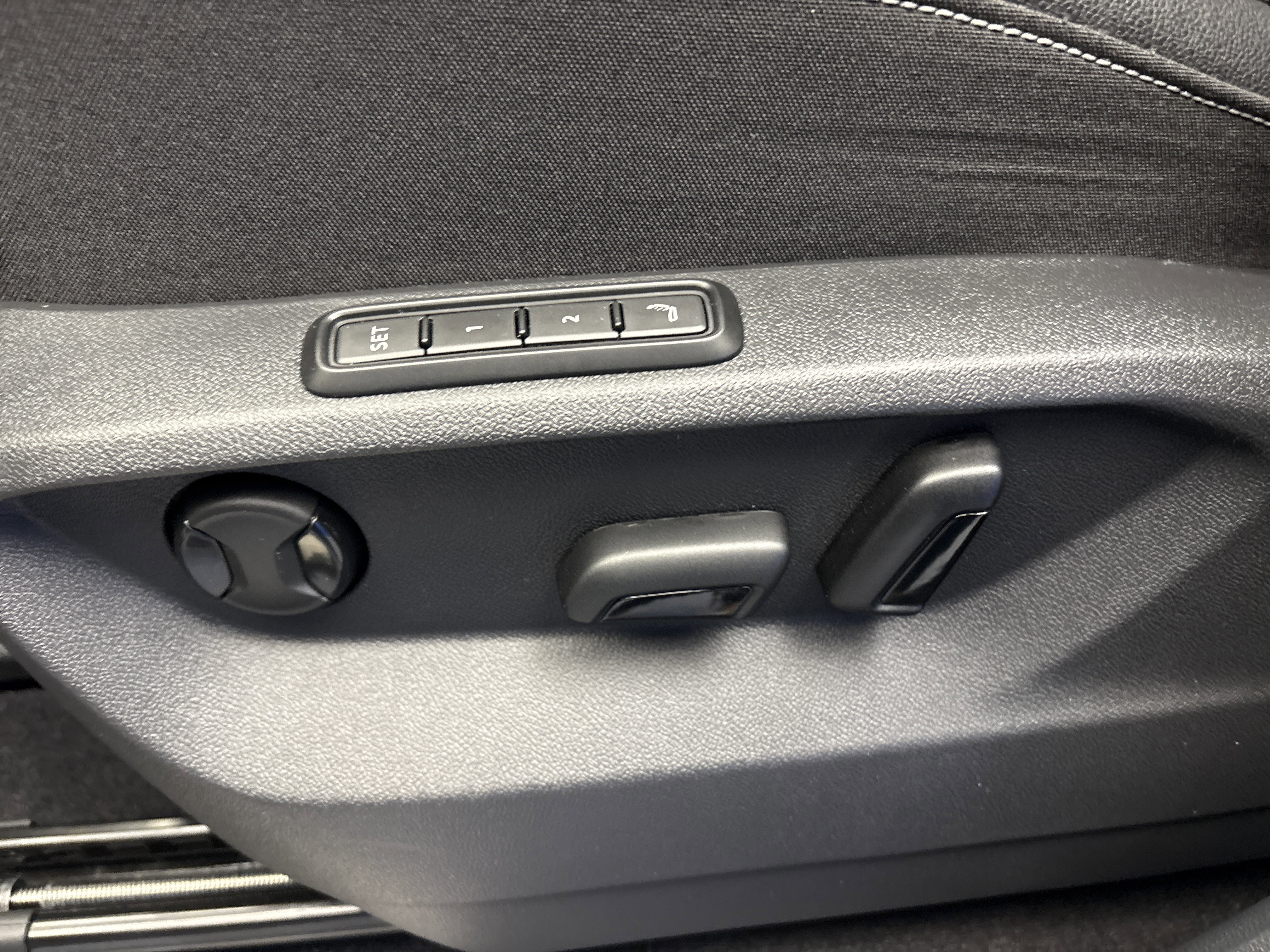 Used 2026 Volkswagen Atlas SEL Premium R-Line image 13