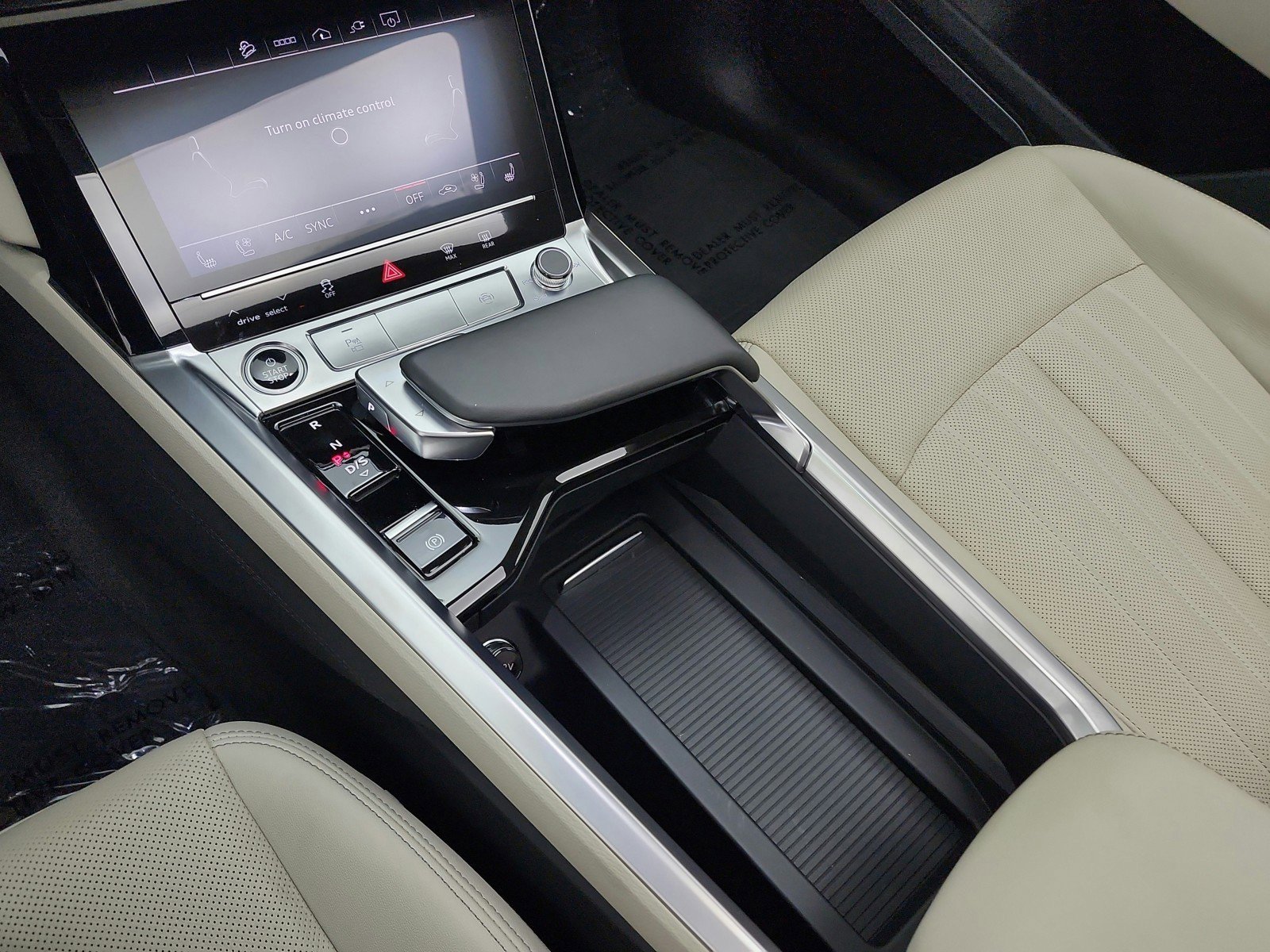 Used 2024 Audi Q8 e-tron Premium Plus w/ Premium Plus Package image 13