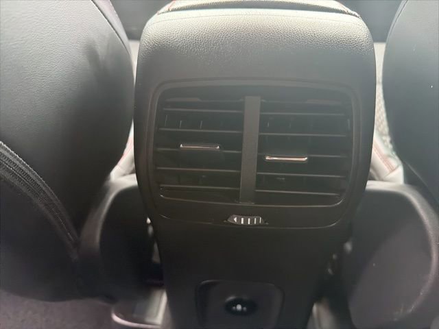 Used 2025 Ford Escape ST-Line Select AWD/4WD image 18