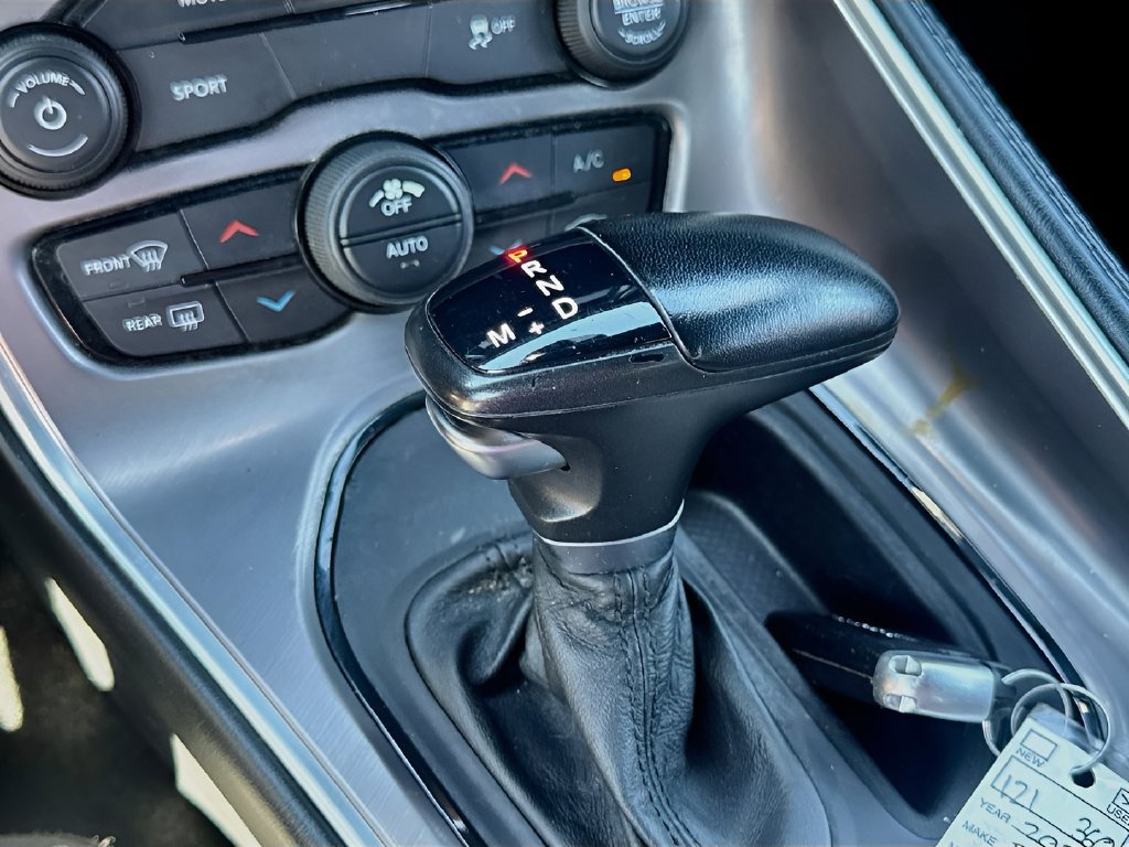 Used 2022 Dodge Challenger SXT RWD image 16
