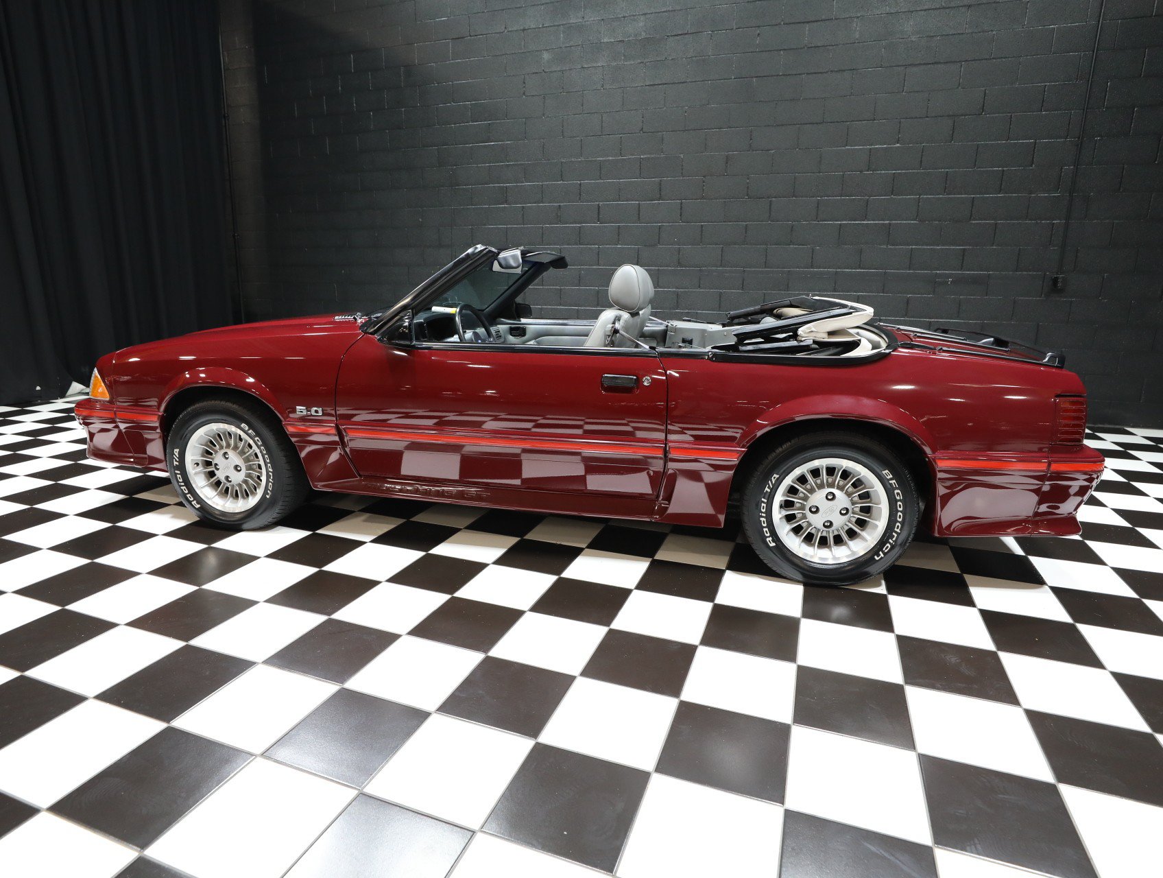 Used 1987 Ford Mustang GT RWD image 35