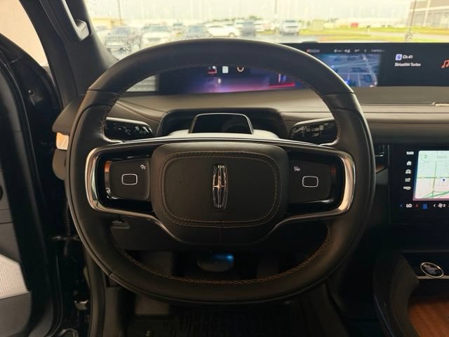 Used 2025 Lincoln Navigator Black Label AWD/4WD image 17