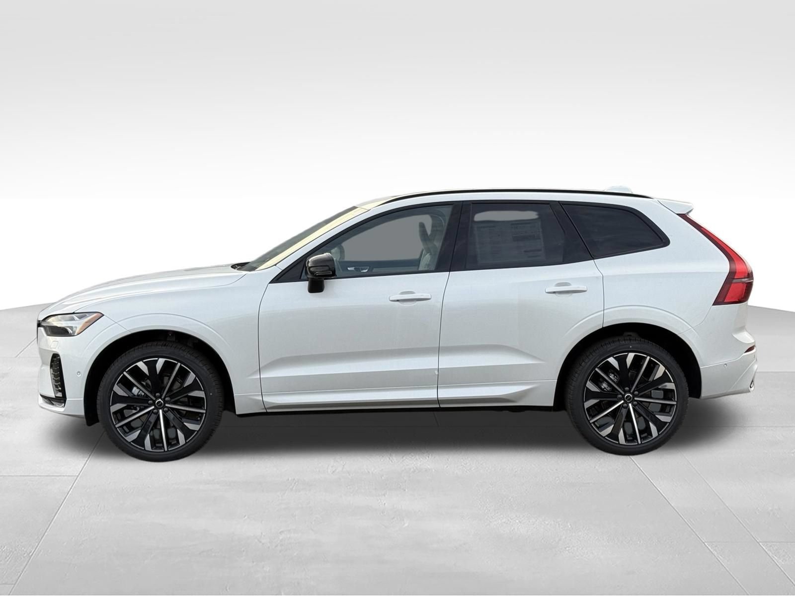 New 2026 Volvo XC60 B5 Ultra w/ Protection Package Premier AWD/4WD image 2
