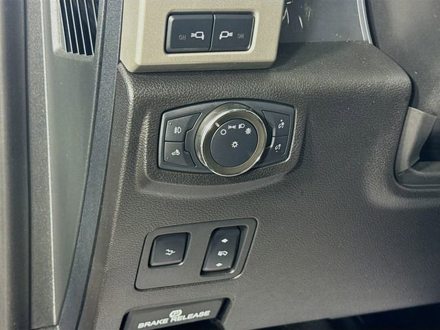 Used 2020 Ford F350 Lariat image 11