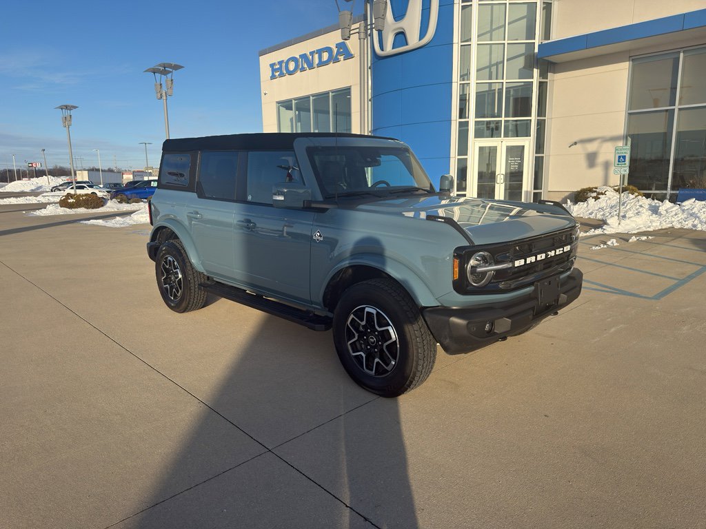 Used 2023 Ford Bronco Outer Banks image 3