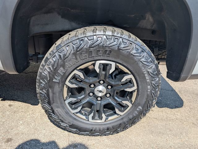 Used 2025 Chevrolet Silverado 1500 ZR2 w/ Technology Package image 25