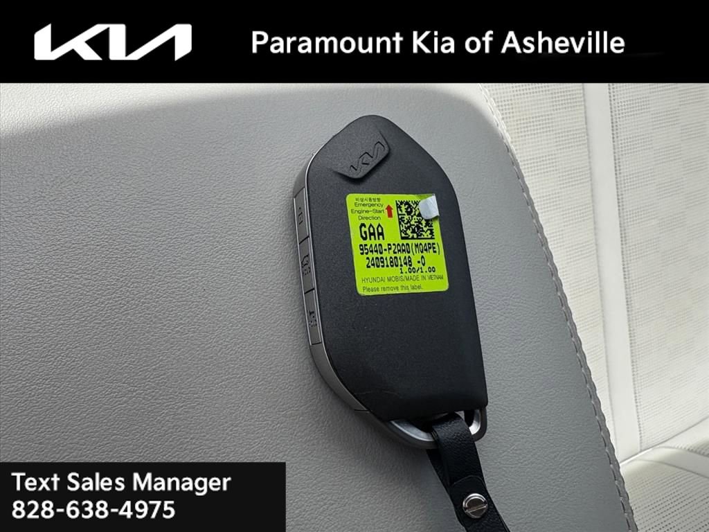 Certified 2025 Kia Sorento EX w/ Panoramic Sunroof Package image 27