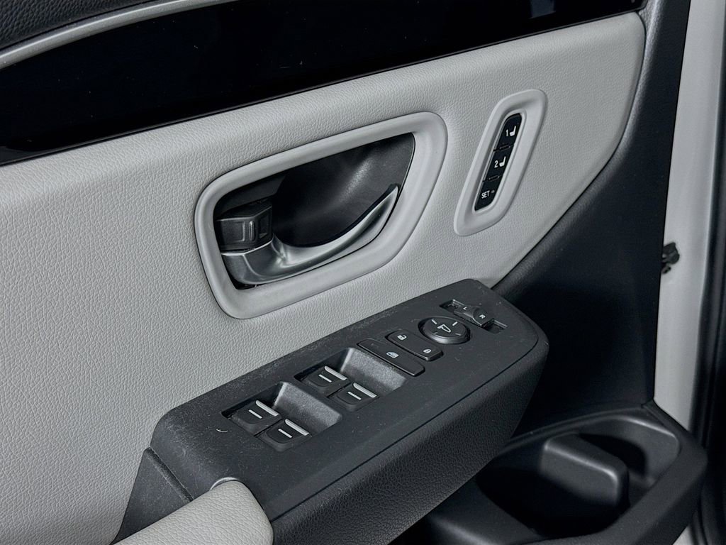 Certified 2023 Honda Pilot Touring image 17