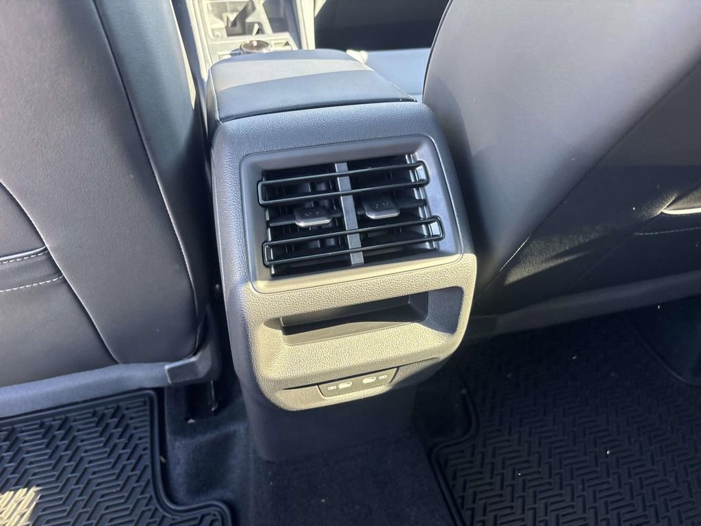 New 2026 Volkswagen Tiguan SE R-Line image 33