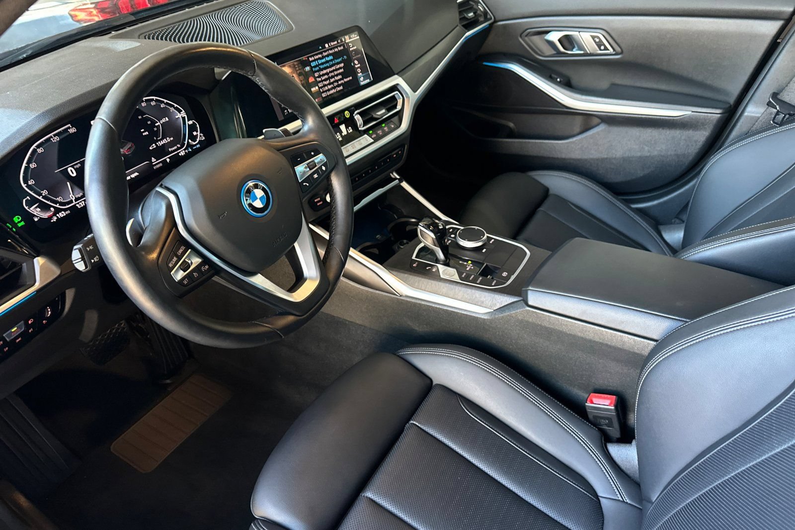 Used 2022 BMW 330e w/ Convenience Package RWD image 10