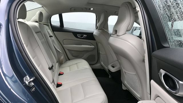 Used 2021 Volvo S60 T6 Momentum AWD/4WD image 14