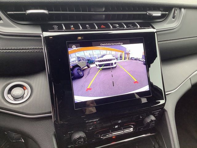 New 2025 Jeep Grand Cherokee Altitude image 19