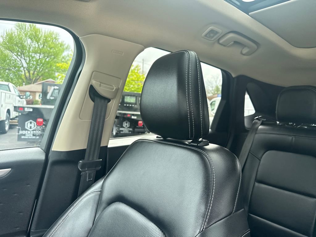 Used 2020 Ford Escape SEL AWD/4WD image 39