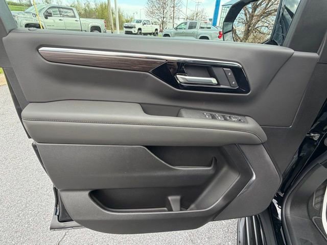 New 2026 Chevrolet Suburban LS w/ Max Trailering Package AWD/4WD image 26