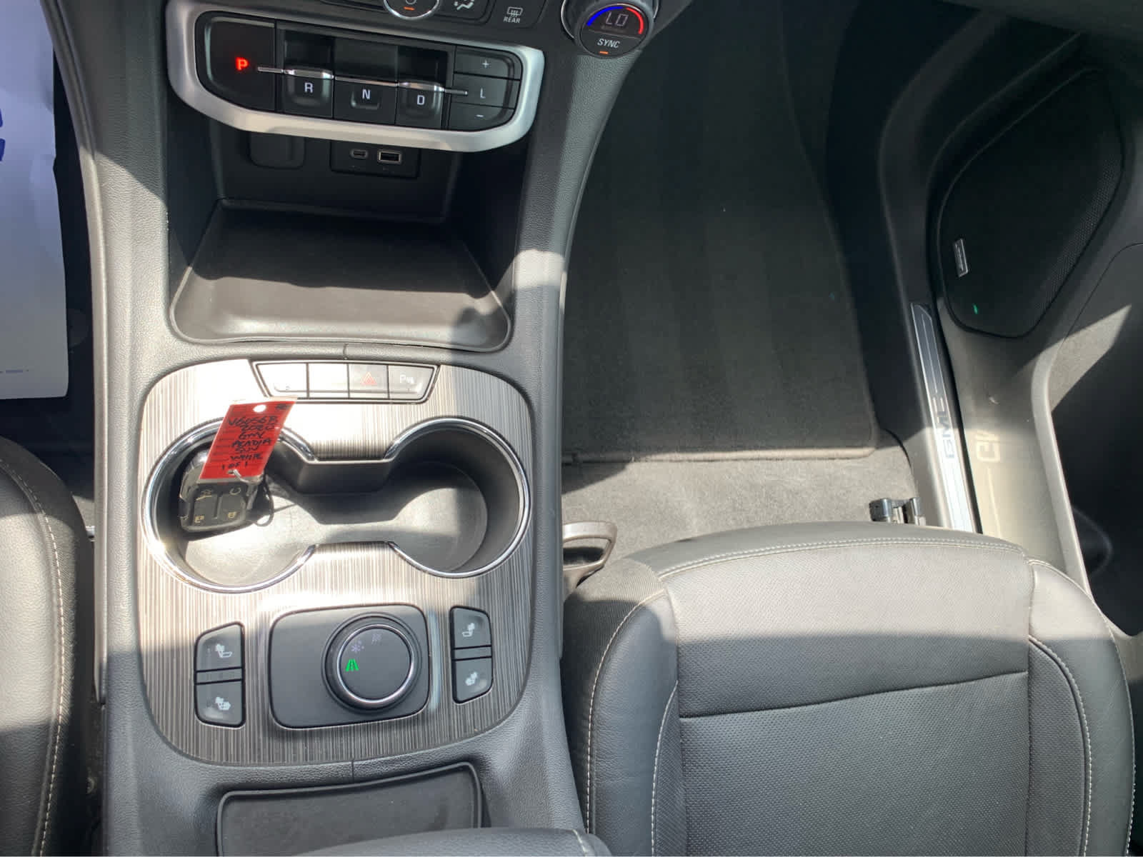 Used 2020 GMC Acadia SLT FWD image 20
