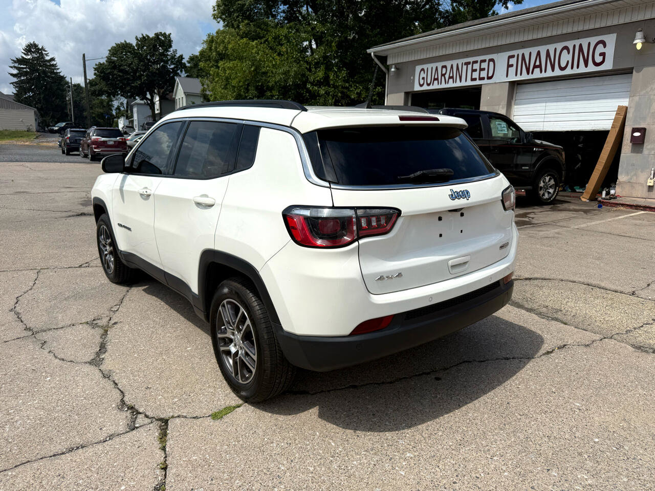 Used 2017 Jeep Compass Latitude w/ Popular Equipment Group image 7
