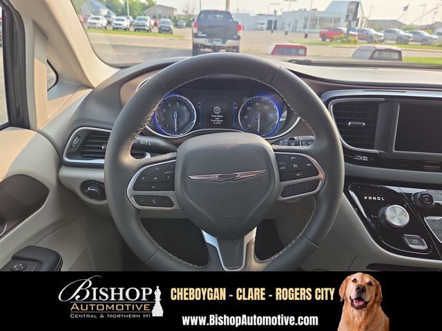 Used 2023 Chrysler Voyager LX FWD image 21